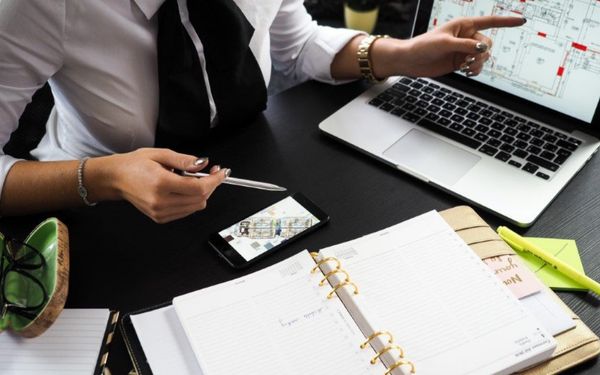 business laptop aanwijzen 600x375.jpg