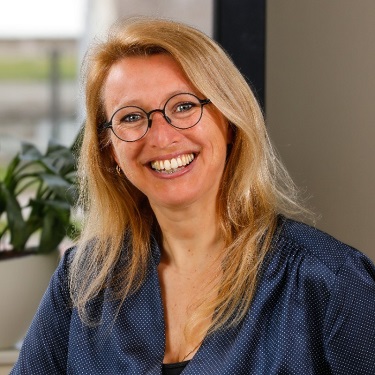 Esther van Huizen.jpg
